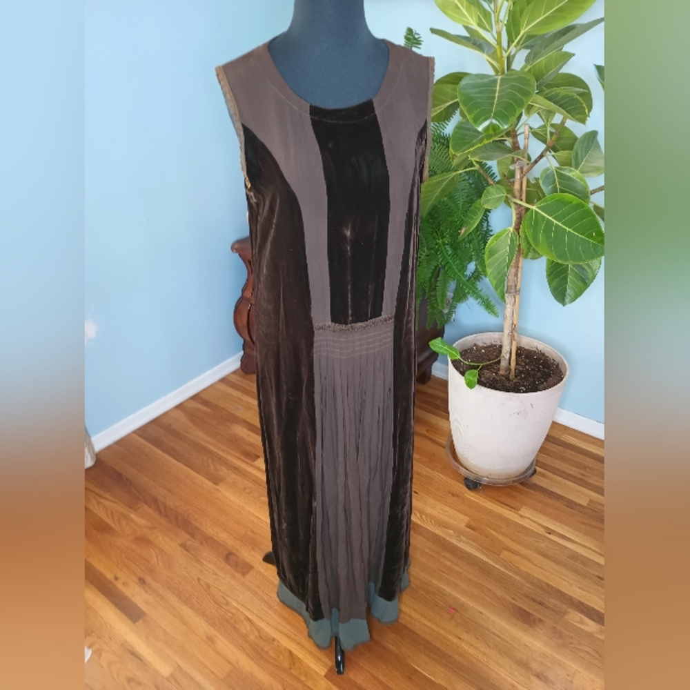 Nooshin Femme Velvet Sheath Dress Size M